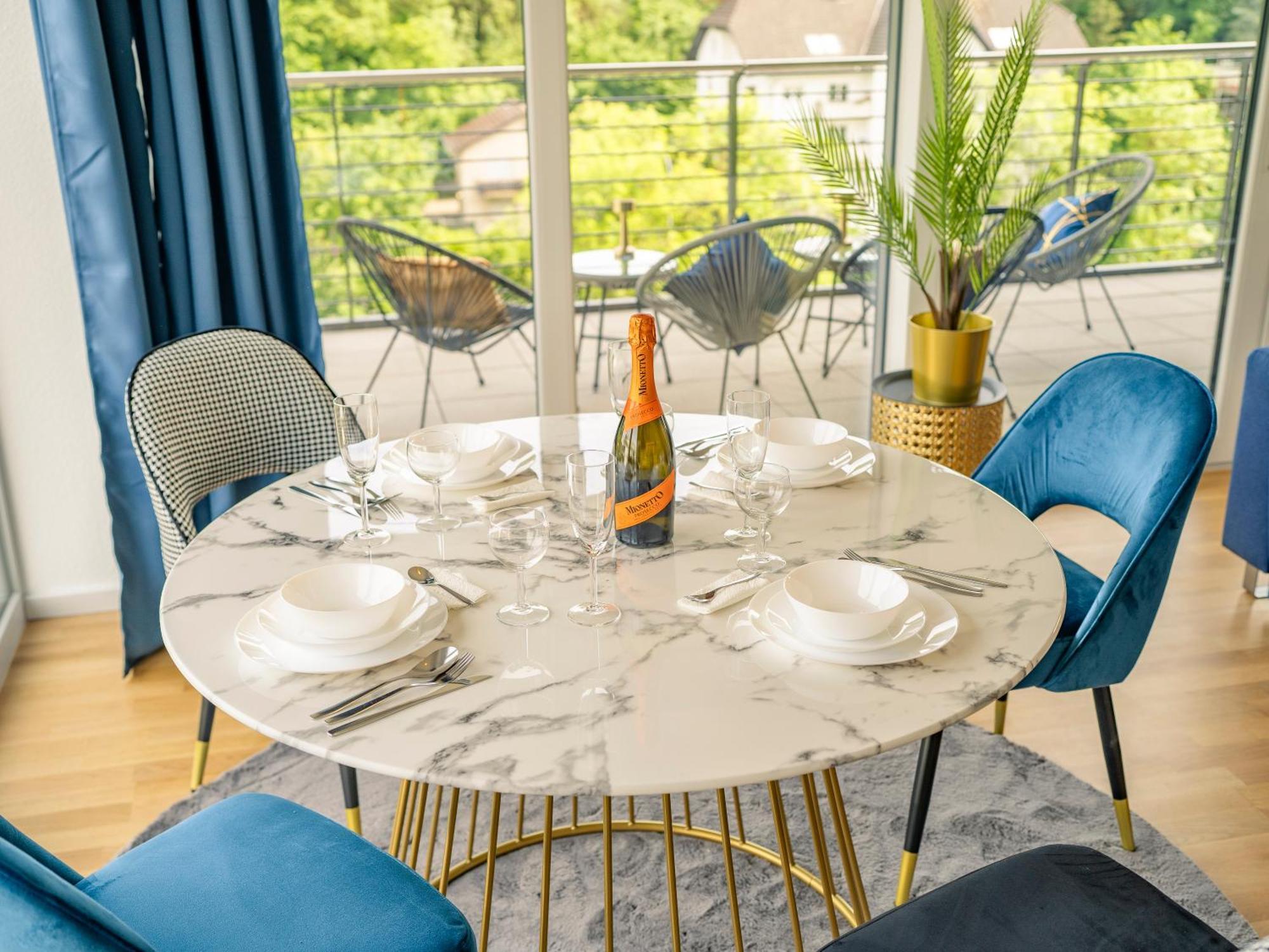 River Lux Loft - 5min To Hbf Apartment