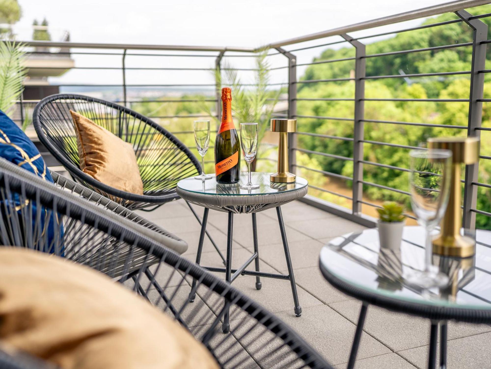 River Lux Loft - 5min To Hbf Apartment